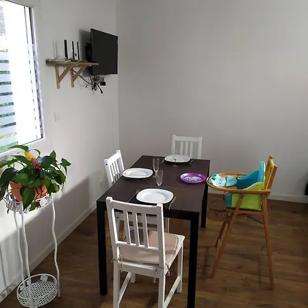 Independant, Calme 2 Adultes, 2 Etoiles Fleure (Vienne)