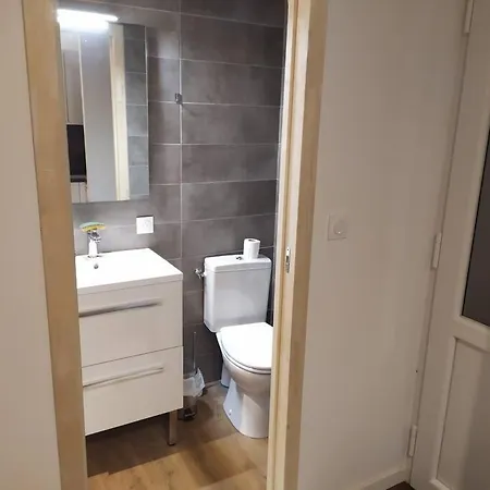 Independant, Calme 2 Adultes, 2 Etoiles * Fleure (Vienne)