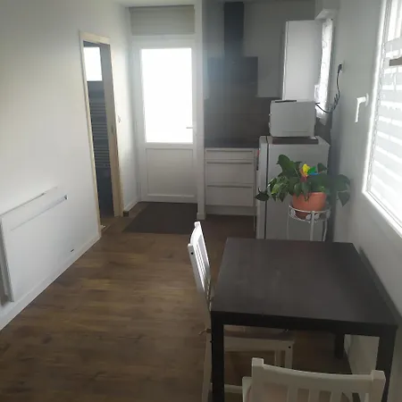 Independant, Calme 2 Adultes, 2 Etoiles * Fleure (Vienne)