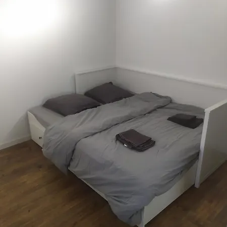 Independant, Calme 2 Adultes, 2 Etoiles Fleure (Vienne)